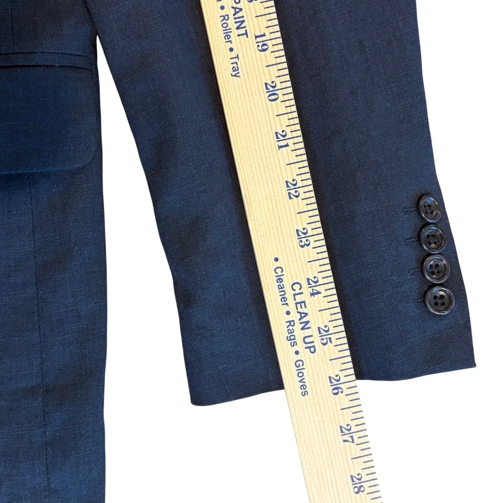 Banana Republic style profile